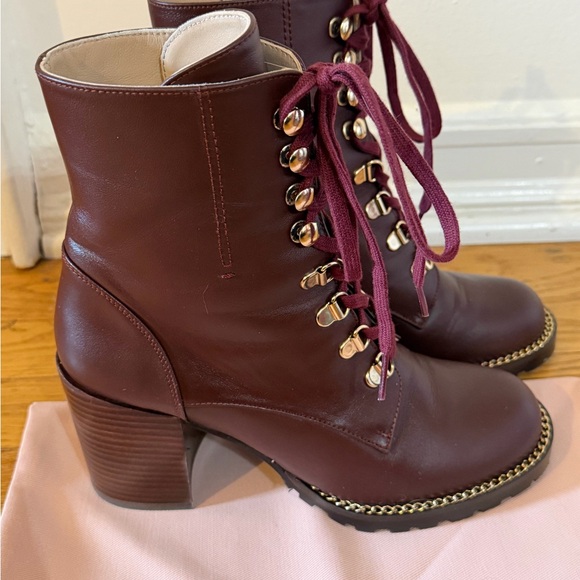Stuart Weitzman Wine/Burgundy Lace-Up Leather Boots with Gold Chain Trim - Picture 3 of 8